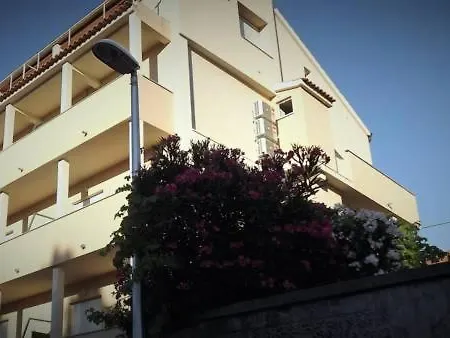 9 With A Double Bed 斯普利特