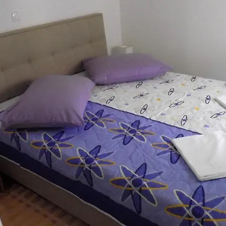公寓 9 With A Double Bed *